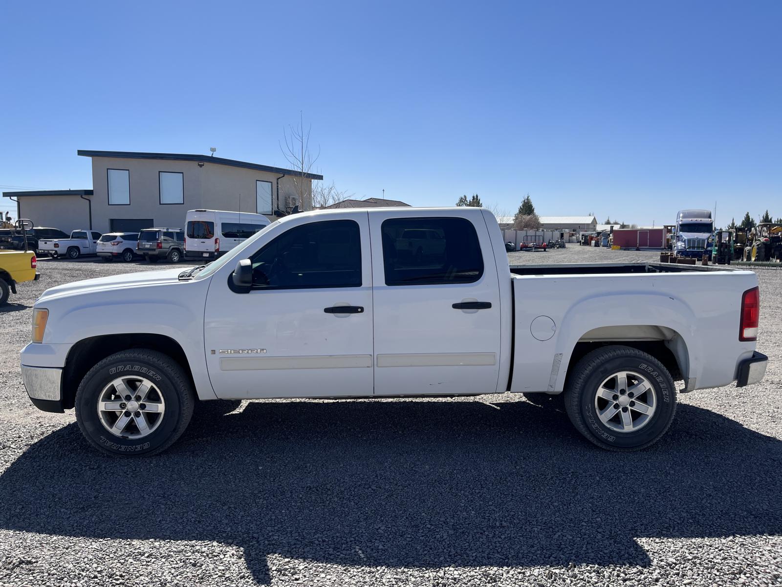 ./imagenes/INVOICE/2019/17999/GMC SIERRA 1500 SLE (13).JPG